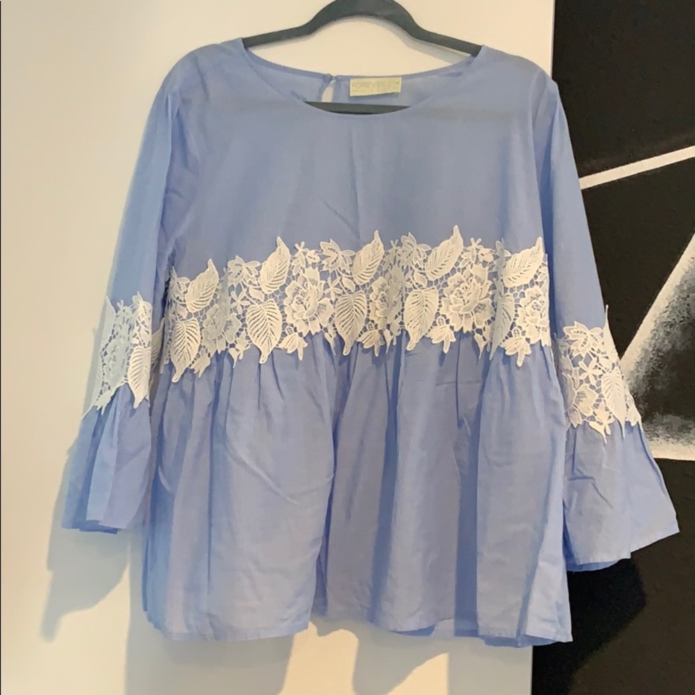 Forever 21 + blue top with embroidered floral